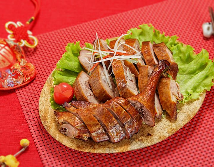 Camphor Tea Smoked Duck